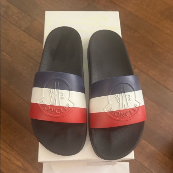 Moncler Basile slides. Men’s 8 (EU 41). Worn twice. Box included. - Picture 1 of 4